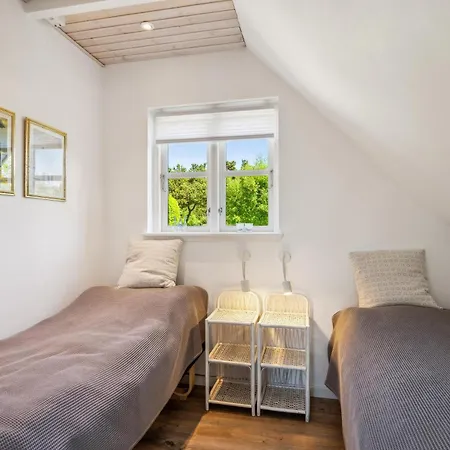 Charming, Well-Maintained Holiday On Two Levels Home Near Ebeltof