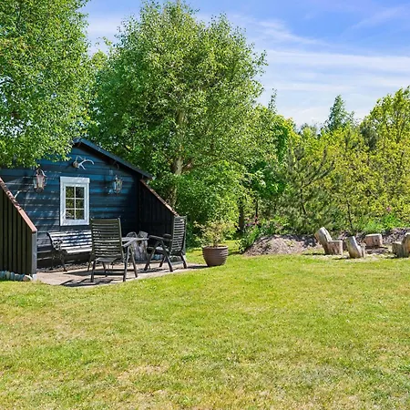 Charming, Well-Maintained Holiday On Two Levels Home Near Ebeltof *